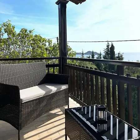 Golden View