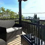 Golden View