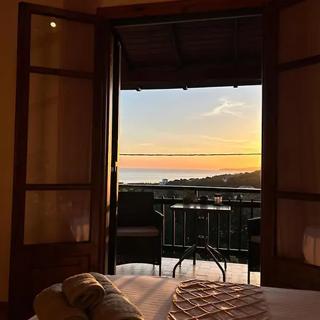 Golden View Apartment
