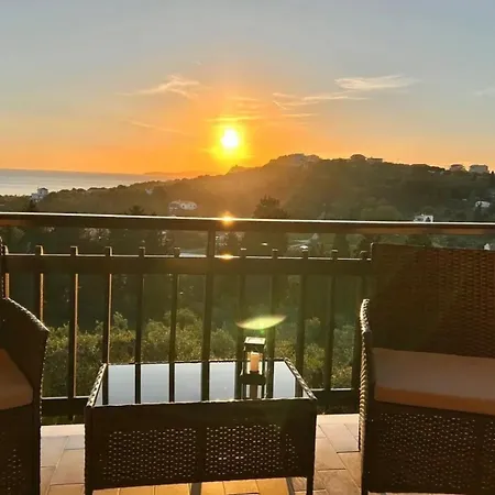 Golden View * Αρίλλας
